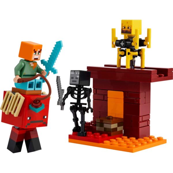 LEGO® Minecraft™ - Batalie deasupra lavei in Nether 21266, 99 piese - imagine 4