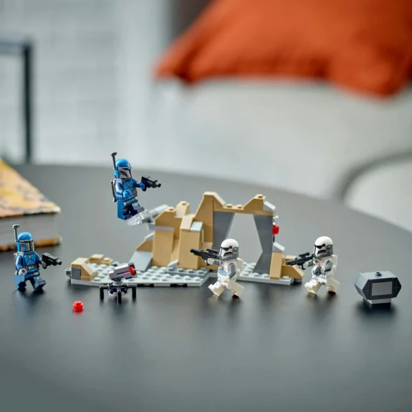 LEGO® Star Wars™ - Pachet de lupta Ambuscada pe Mandalore™ 75373, 109 piese - imagine 6