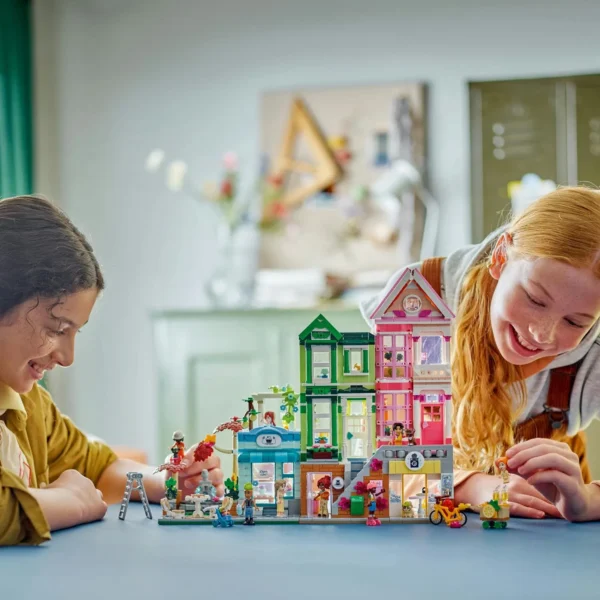 LEGO® Friends - Apartamente si magazine in orasul Heartlake 42670, 2040 piese - imagine 5
