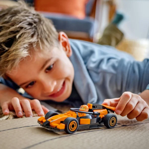 LEGO® City - Pilot F1® cu masina de curse McLaren 60442, 86 piese - imagine 5