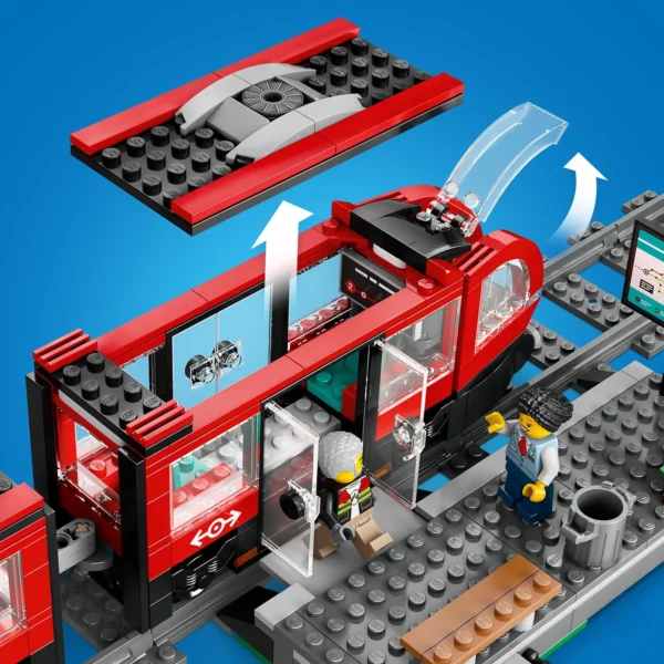 LEGO® City - Statie si tramvai in centrul orasului 60423, 811 piese - imagine 9