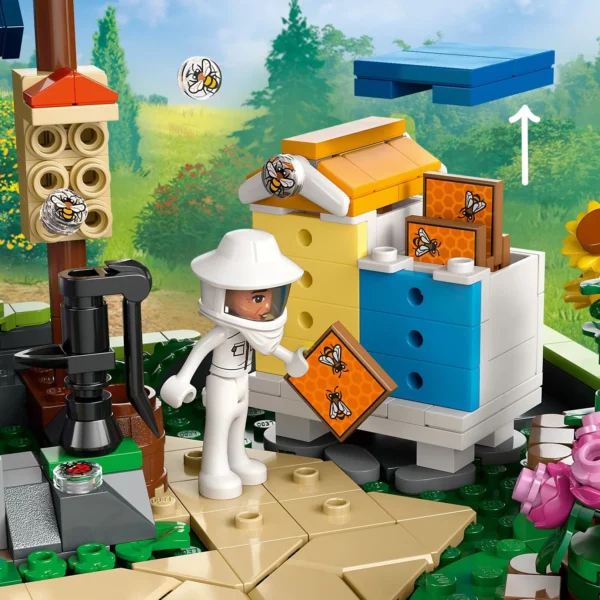 LEGO® Friends - Casa apicultorilor si gradina cu flori 42669, 1161 piese - imagine 7