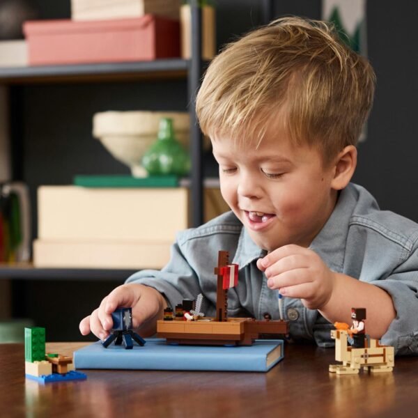 LEGO® Minecraft® - Calatorie pe corabia de pirati 21259, 166 piese - imagine 5