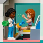 LEGO® Friends - Spitalul orasului Heartlake 42621, 1045 piese - imagine 8