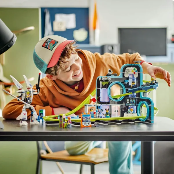 LEGO® City - Parc cu roller-coaster Lumea Robotilor 60421, 986 piese - imagine 5