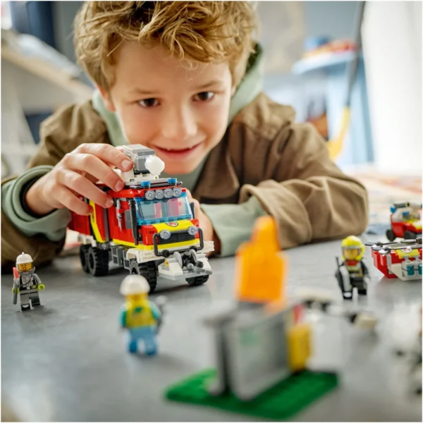 LEGO® City - Masina unitatii de pompieri 60374, 502 piese - imagine 5