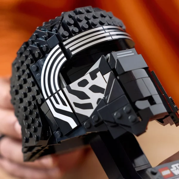 LEGO® Star Wars™ - Casca lui Kylo Ren™ 75415, 529 piese - imagine 7