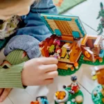 LEGO® Friends - Cabane confortabile in tabara de aventuri 42624, 437 piese - imagine 6