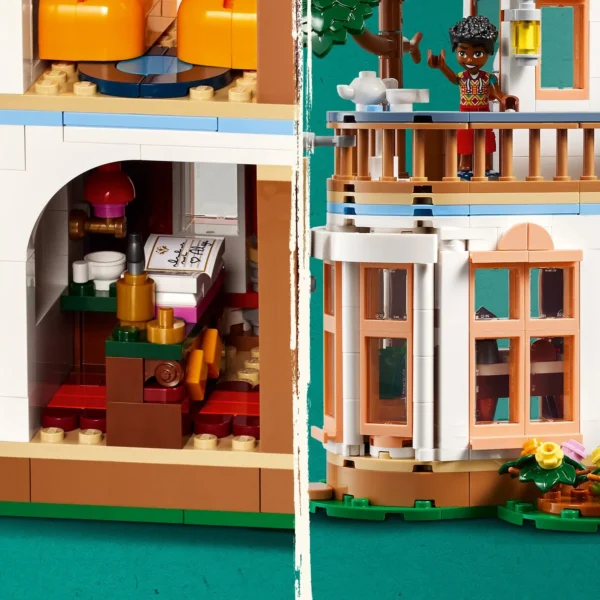 LEGO® Friends - Castelul-pensiune 42638, 1311 piese - imagine 7