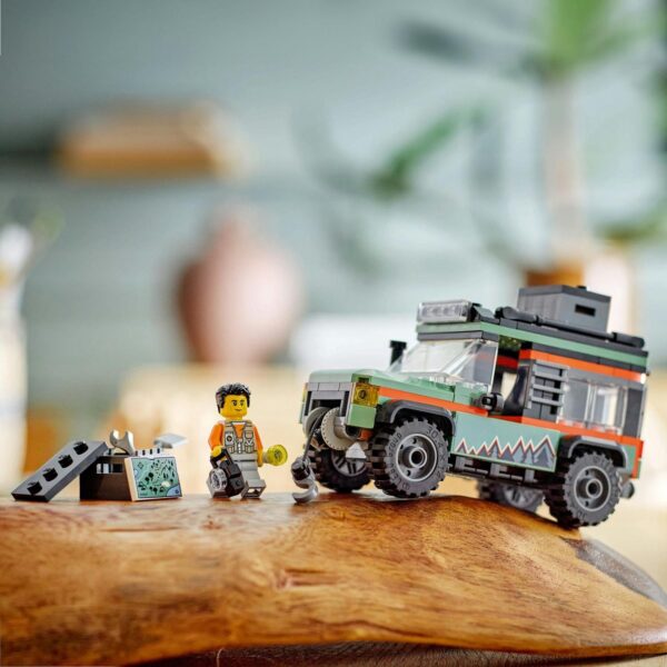 LEGO® City - Camioneta 4x4 off-road 60447, 221 piese - imagine 6
