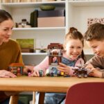 LEGO® Minecraft® - Avanpostul Jefuitorului si Distrugator 21278, 665 piese - imagine 5