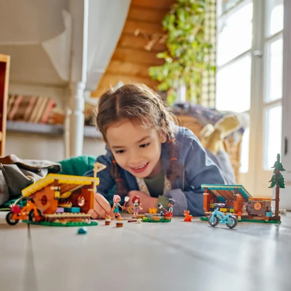 LEGO® Friends - Cabane confortabile in tabara de aventuri 42624, 437 piese - imagine 5