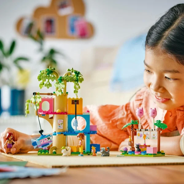 LEGO® Friends - Petrecere de ziua de nastere a pisicii si casuta in copac 42666, 321 piese - imagine 5