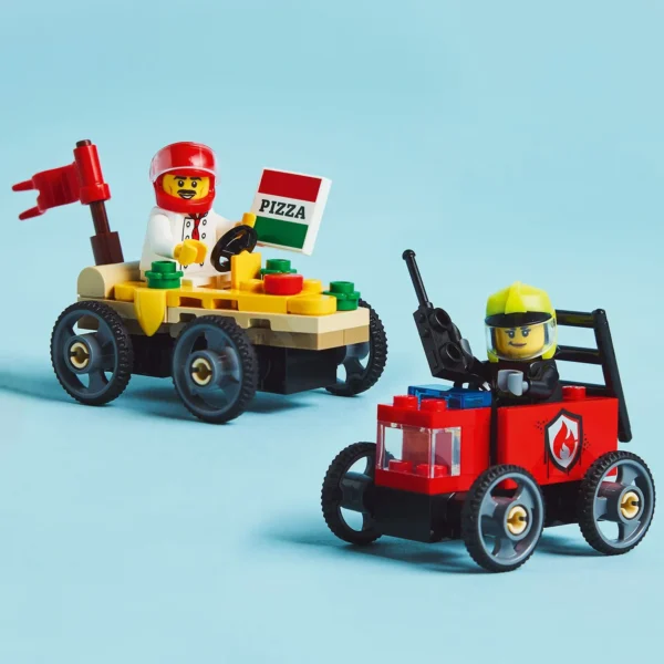 LEGO® City - Pachet de curse Furgoneta de pizza vs. autospeciala de pompieri 60458, 70 piese - imagine 5
