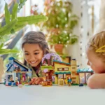 LEGO® Friends - Casele familiale ale lui Olly si Paisley 42620, 1126 piese - imagine 5