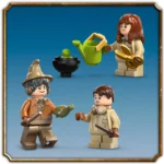 LEGO® Harry Potter™ - Castelul Hogwarts™: Lectia de ierbologie 76445, 390 piese - imagine 9
