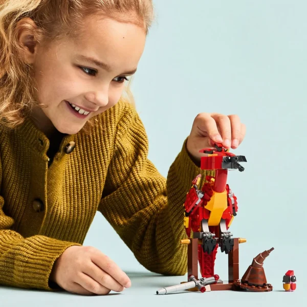 LEGO® Harry Potter™ - Fawkes: Phoenixul lui Dumbledore 76448, 299 piese - imagine 5