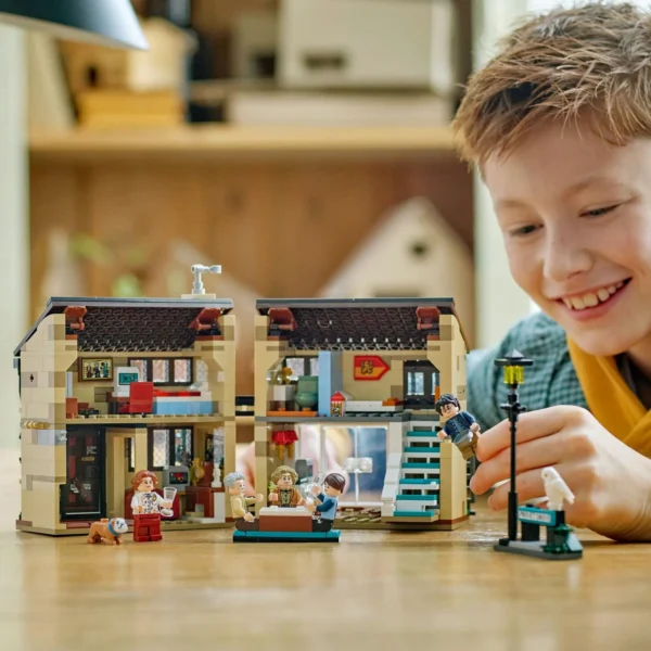 LEGO® Harry Potter™ - Privet Drive: Vizita matusii Marge 76451, 639 piese - imagine 5