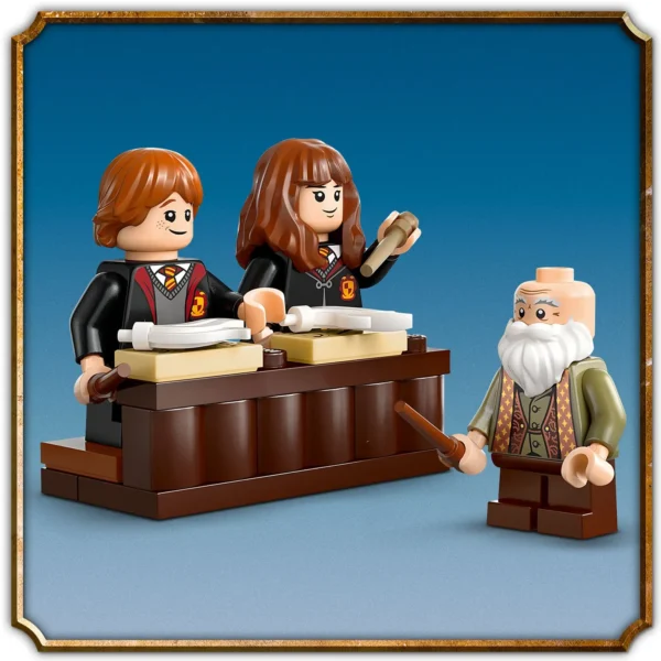 LEGO® Harry Potter TM - Castelul Hogwarts™: Ora de farmece 76442, 204 piese - imagine 6