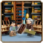 LEGO® Harry Potter™ - Magazinul de baghete Ollivander si magazinul de haine al lui Madam Malkin 76439, 744 piese - imagine 7