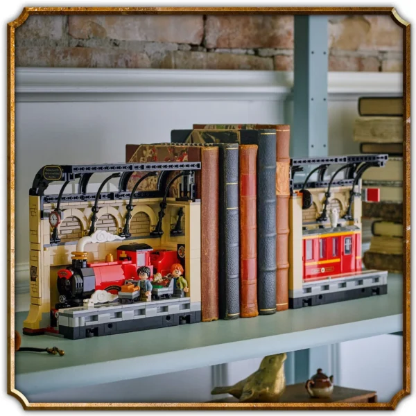 LEGO® Harry Potter™ - Coltul cu carti: Expresul Hogwarts™ 76450, 832 piese - imagine 8