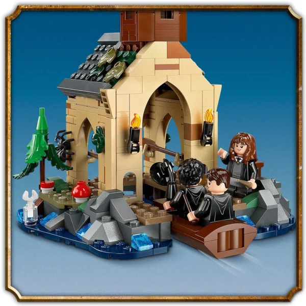 LEGO® Harry Potter™ - Hangar pentru barci la castelul Hogwarts™ 76426, 350 piese - imagine 7