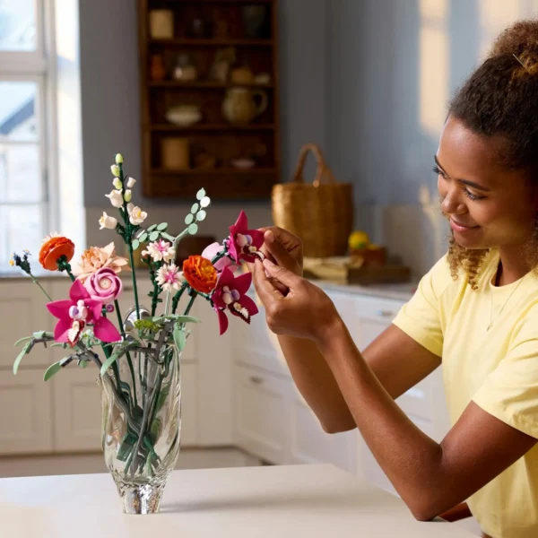 LEGO® Botanicals - Frumos buchet de flori roz 10342, 749 piese - imagine 5