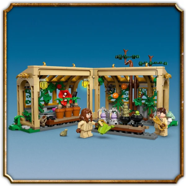 LEGO® Harry Potter™ - Castelul Hogwarts™: Lectia de ierbologie 76445, 390 piese - imagine 8